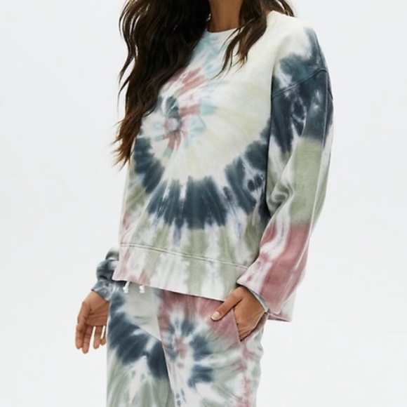 Aritzia Crewneck - Picture 2 of 3